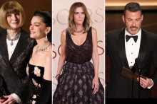 Anna Wintour et Anne Hathaway, Kristen Wiig et Jimmy Kimmel lors de la 98e cérémonie des Oscars au Dolby Theatre à Hollywood, le 15 mars 2026.
