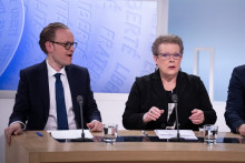 Pierre Jakubowicz, candidat à la mairie de Strasbourg pour Horizons, et Catherine Trautmann, candidate PS, lors d'un débat télévisé, le 11 mars 2026.