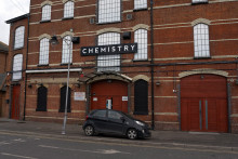 Le Club Chemistry de Canterbury soupçonné d'être lié à une épidémie de méningite ayant entraîné la mort de deux personnes