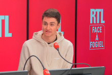 Le Français Éric Perrot remporte la Coupe du monde 2026 de biathlon.