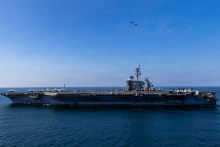 Le porte-avions USS Abraham Lincoln en mer, dans un endroit non déterminé, le 3 mars 2026.