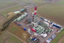 Photographie aérienne du site de forage à Pontpierre, en Moselle, le 23 janvier 2026.