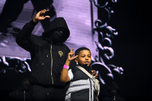 Le fils du rappeur Werenoi sur la scène de l'Accor Arena, à Paris, le 25 mars 2026.