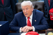 Le président américain Donald Trump dans le bureau ovale de la Maison Blanche, le 3 février 2026.