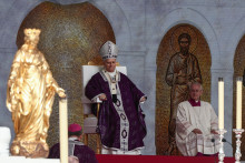 Le pape Léon XIV lors d'une messe au Stade Louis II à Monaco, le 28 mars 2026