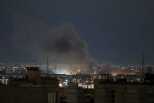 Un nuage de fumée au-dessus de Téhéran, le 28 mars 2026