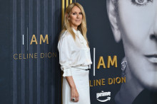 Céline Dion devant l'affiche du film documentaire "I Am: Celine Dion" à New York, le 17 juin 2024.