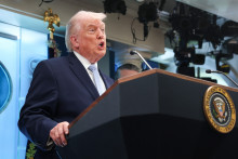 Donald Trump lors d'une conférence de presse à la Maison Blanche lundi 6 avril 2026.