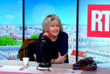 Françoise Roche est gemmologue et négociatrice de pierres précieuses. Au micro de Faustine Bollaert, elle raconte son quotidien et ses voyages les plus marquants.