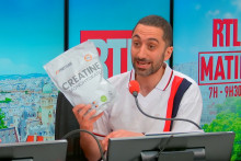 Jimmy Mohamed en présence d'un paquet de créatine sur RTL, le 17 avril 2026.