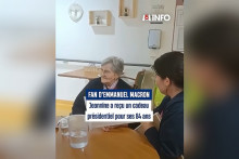 Jeanine, fan d'Emmanuel Macron, a reçu un cadeau du chef de l'État