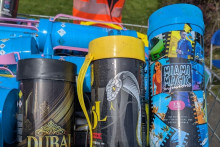 Des bonbonnes de protoxyde d'azote qui contient entre 2 et 4 litres de proto, soit environ 200 ballons.