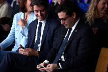 Gabriel Attal et Stéphane Séjourné le 8 décembre 2024 à Paris.