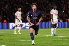 Le milieu de terrain portugais du PSG, Joao Neves, lors du match de la 4e journée de la phase de groupes de Ligue des champions contre le FC Bayern Munich au Parc des Princes à Paris, le 4 novembre 2025.