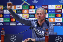 Le coach du PSG Luis Enrique en conférence de presse avant la demi-finale aller de Ligue des champions contre le Bayern Munich, le 27 avril 2026.