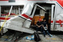 Une collision de deux trains dans la gare de Bekasi en Indonésie le mardi 28 avril 2026.