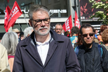 Olivier Faure dans le cortège du 1er-Mai à Amiens