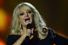 La chanteuse britannique Bonnie Tyler se produit lors de la finale du Concours Eurovision de la chanson 2013, le 18 mai 2013.