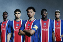 Les nouveaux maillots domicile du PSG pour la saison 2026/2027