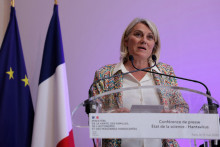 La ministre française de la Santé, Stéphanie Rist, s'exprime lors d'une conférence de presse à Paris le 12 mai 2026 afin de faire le point sur la situation concernant le hantavirus