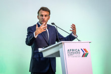 Le président français Emmanuel Macron prononce un discours lors du sommet Africa Forward au Centre international de conventions Kenyatta (KICC) à Nairobi, le 12 mai 2026.