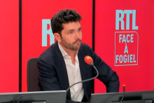 Florian Tardif, journaliste politique à "Paris Match", auteur du livre "Un couple (presque) parfait" (Ed. Albin Michel) face à Fogiel, le 13 mai 2026.