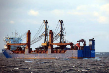 Le cargo russe Ursa Major lors d'une opération de surveillance menée par la Marine portugaise en décembre 2024.