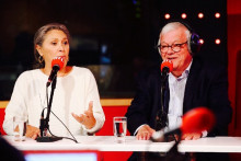 Sophie Garel et Fabrice lors de l'émission des 50 ans de RTL