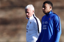 Didier Deschamps avec Kylian Mbappé à l'entraînement, le 25 mars 2026 à Foxborough.