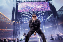 Le rappeur Jul au Stade de France le 15 mai 2026.
