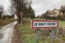 1718322-l-entree-du-hameau-du-hameau-du-haut-vernet-ou-a-disparu-le-petit-emile