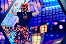 Akylas Mytilinaios, alias Akylas, représente la Grèce lors de la finale de l'Eurovision 2026.