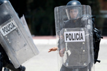 Des policiers de l'État de Jalisco participent à un exercice de maintien de l'ordre lors d'événements sportifs, en prévision de la Coupe du monde 2026 à Guadalajara, au Mexique, le 8 mai 2026.