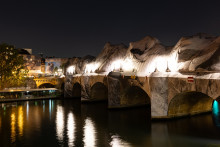Les images du Pont-Neuf emballés par l'artiste JR, le 20 mai 2026 à Paris.