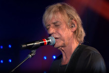 Jean-louis Aubert dans le Grand Studio RTL