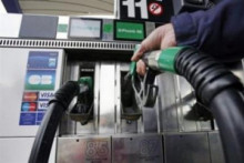 1582181-apres-plusieurs-semaines-de-blocages-la-penurie-de-carburant-se-poursuit-mais-la-situation-semble-connaitre-une-tres-legere-amelioration