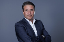 Jacques Pommeraud, PDG d'Inetum, pose pour une séance photo à Paris le 27 août 2024.