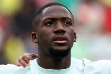 Le défenseur tricolore Ibrahima Konaté avec l'équipe de France avant le match amical contre le Brésil, le 26 mars 2026 à Boston.