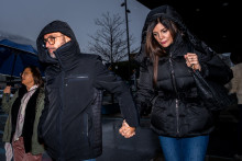 Jacques et Jessica Moretti avant une audition à Sion (Suisse), le 12 février 2026