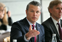 Pete Hegseth, le patron du Pentagone, en Normandie, le 6 juin 2026