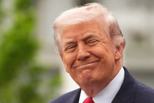 Le président américain Donald Trump lors de la cérémonie d'accueil du roi et de la reine de Grande-Bretagne à la Maison Blanche à Washington, le 28 avril 2026.