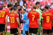 Le sélectionneur de la Belgique Rudi Garcia parlant à ses joueurs lors d'un amical contre la Tunisie, le 6 juin 2026 au stade du Roi Baudoin à Bruxelles.