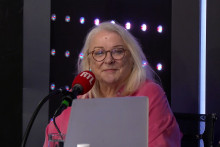 Josiane Balasko dans "Les Grosses Têtes"