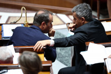Sébastien Lecornu et Gérald Darmanin, à l'Assemblée nationale le 9 juin 2026