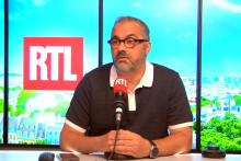 Lorsque son fils lui avoue qu'il est gay, Jean-Pierre va d'abord le renier, avant de lui faire une surprise lors de la marche des fiertés de Nice. Il témoigne dans "Un jour, une vie"