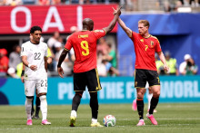 Romelu Lukaku et Kevin de Bruyne célèbrent l'égalisation de la Belgique contre l'Égypte à la Coupe du monde, le 15 juin 2026 à Seattle.