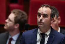 Le premier ministre Sébastien Lecornu a eu un échange musclé avec la députée LFI à l'Assemblée nationale le 17 juin 2026