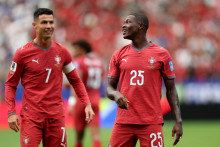 Cristiano Ronaldo et Nuno Mendes avec le Portugal face à l'Ouzbékistan à la Coupe du monde, le 23 juin 2026 à Houston.