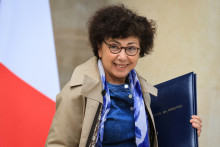 La ministre française de l'Environnement, Monique Barbut, quitte le palais de l'Élysée, le 20 mai 2026.
