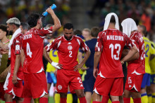 Les joueurs tunisiens lors d'une pause fraîcheur à la Coupe du monde face à la Suède, le 14 juin 2026 à Monterrey.